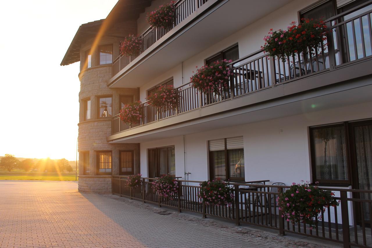 Landhotel Kastanienhof Georgenberg Exteriör bild